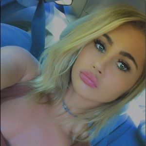 Meet your Posher, Brooke